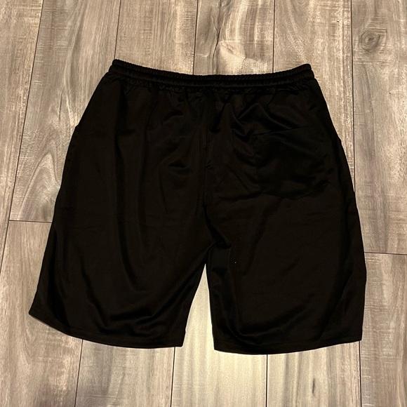 BLACK SHEIN COMFORTABLE SHORTS WITH DESIGN - Picture 2 of 3
